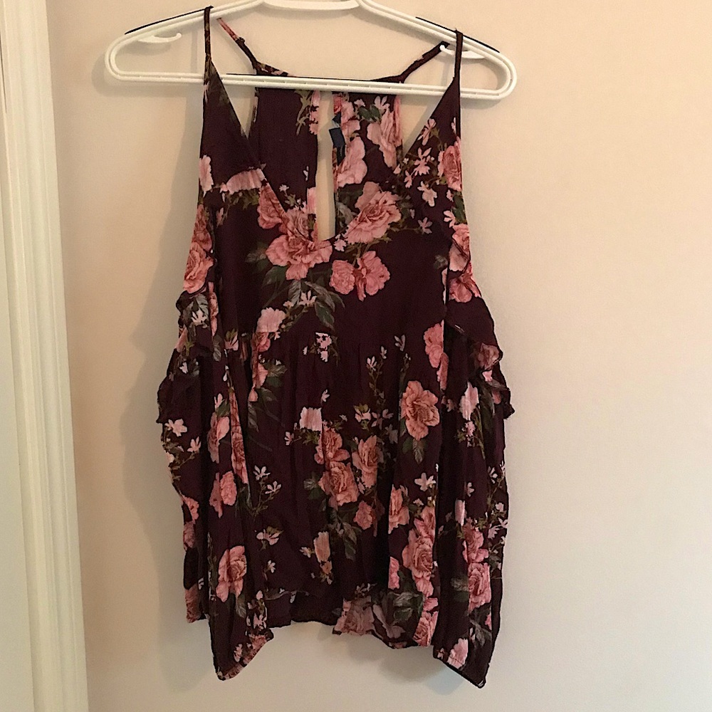 American eagle cold shoulder top